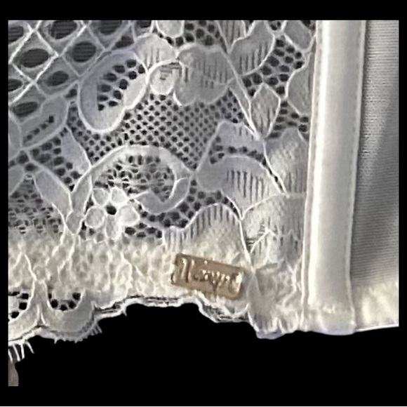 Vamp Bras and Things  White Lace Glimmer Contour Cup Bustier Bra  Size 32 D - Picture 8 of 8
